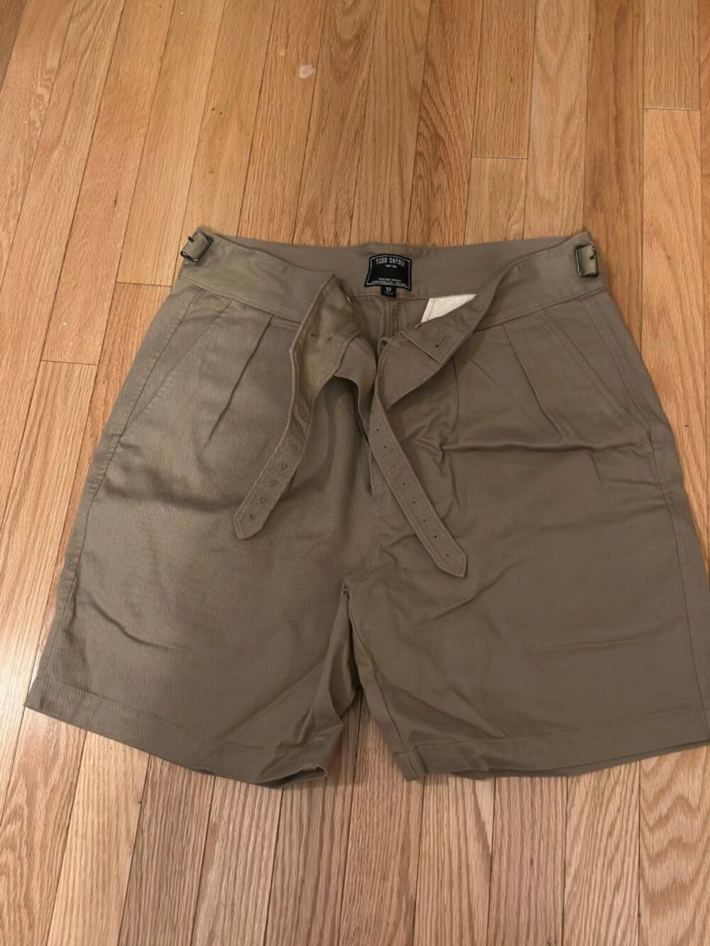 Todd Snyder Men's Pleated Tailored Shorts — Olive, Size 32